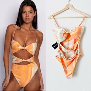 Skatie Lisa One Piece in Passionfruit print - size M